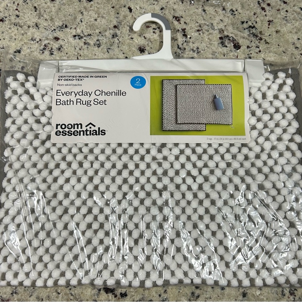 Room Essentials Everyday Chenille Bath Rug Set in White